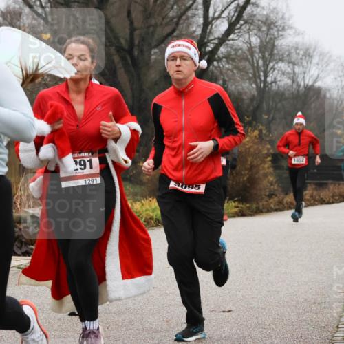 08.12.2024 - St. Pauli X-Mass-Run No. 14 Strokosch-Dieckow http://msf.ph/oto/7501394 08.12.2024 09:48:01 Laufen 763, 14, 291, 1291, 3095, 1852 meine-sportfotos.de