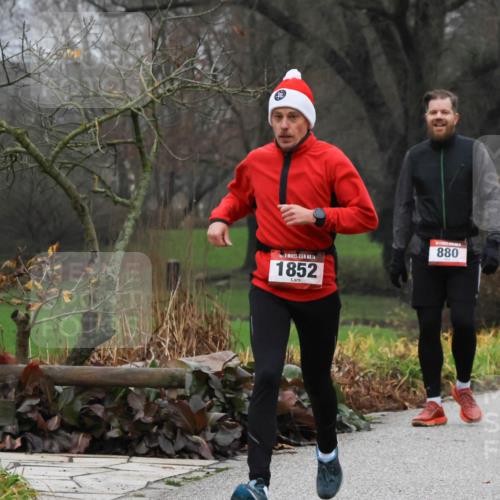 08.12.2024 - St. Pauli X-Mass-Run No. 14 Strokosch-Dieckow http://msf.ph/oto/7501409 08.12.2024 09:48:05 Laufen 14, 1852, 880 meine-sportfotos.de