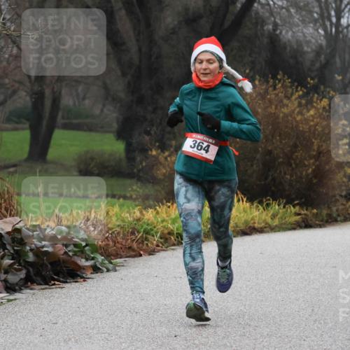 08.12.2024 - St. Pauli X-Mass-Run No. 14 Strokosch-Dieckow http://msf.ph/oto/7501423 08.12.2024 09:48:10 Laufen 14, 880, 14, 364 meine-sportfotos.de