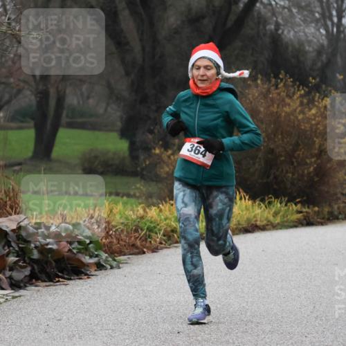 08.12.2024 - St. Pauli X-Mass-Run No. 14 Strokosch-Dieckow http://msf.ph/oto/7501426 08.12.2024 09:48:10 Laufen 14, 880, 364 meine-sportfotos.de
