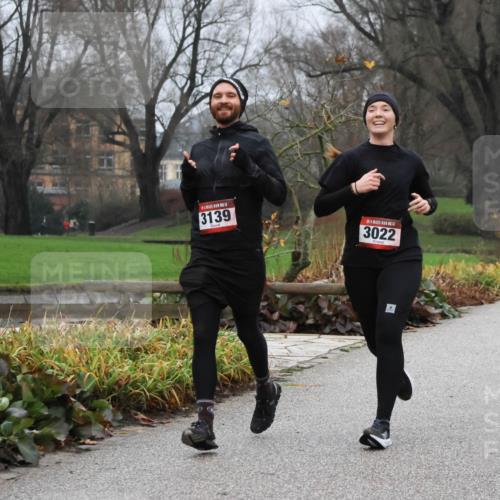 08.12.2024 - St. Pauli X-Mass-Run No. 14 Strokosch-Dieckow http://msf.ph/oto/7501442 08.12.2024 09:48:20 Laufen 14, 3139, 3022, 2837 meine-sportfotos.de