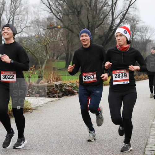 08.12.2024 - St. Pauli X-Mass-Run No. 14 Strokosch-Dieckow http://msf.ph/oto/7501457 08.12.2024 09:48:21 Laufen 14, 3022, 14, 2837, 14, 2839, 2839 meine-sportfotos.de