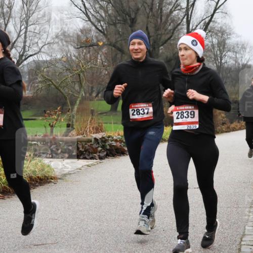 08.12.2024 - St. Pauli X-Mass-Run No. 14 Strokosch-Dieckow http://msf.ph/oto/7501464 08.12.2024 09:48:21 Laufen 14, 3022, 2837, 14, 2839, 2839 meine-sportfotos.de