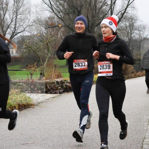 08.12.2024 - St. Pauli X-Mass-Run No. 14 Strokosch-Dieckow http://msf.ph/oto/7501467 08.12.2024 09:48:21 Laufen 14, 3022, 14, 2837, 14, 2839, 2839 meine-sportfotos.de