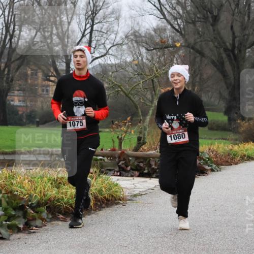 08.12.2024 - St. Pauli X-Mass-Run No. 14 Strokosch-Dieckow http://msf.ph/oto/7501471 08.12.2024 09:48:40 Laufen 4, 1075, 14, 1080 meine-sportfotos.de