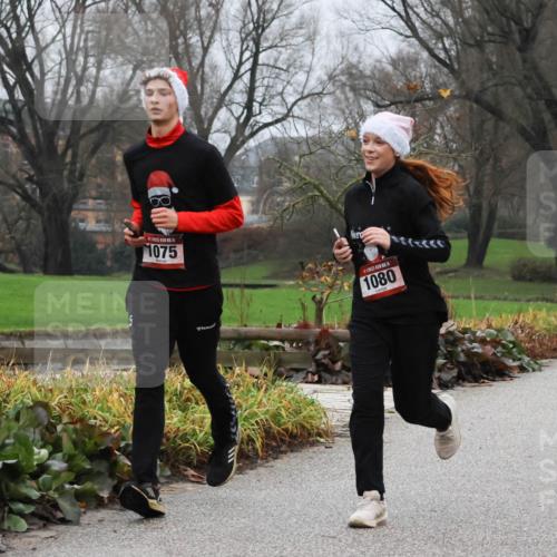 08.12.2024 - St. Pauli X-Mass-Run No. 14 Strokosch-Dieckow http://msf.ph/oto/7501481 08.12.2024 09:48:40 Laufen 14, 1075, 14, 1080 meine-sportfotos.de