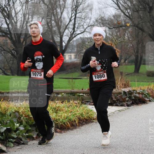 08.12.2024 - St. Pauli X-Mass-Run No. 14 Strokosch-Dieckow http://msf.ph/oto/7501489 08.12.2024 09:48:40 Laufen 14, 1075, 14, 1080 meine-sportfotos.de