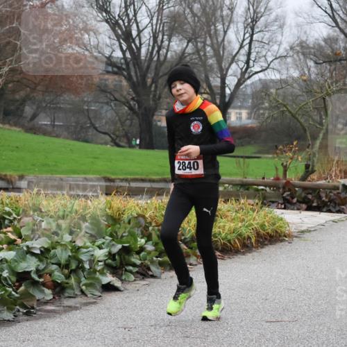 08.12.2024 - St. Pauli X-Mass-Run No. 14 Strokosch-Dieckow http://msf.ph/oto/7501508 08.12.2024 09:48:52 Laufen 2840, 2932 meine-sportfotos.de