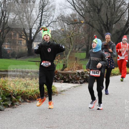 08.12.2024 - St. Pauli X-Mass-Run No. 14 Strokosch-Dieckow http://msf.ph/oto/7501525 08.12.2024 09:48:53 Laufen 2842, 532 meine-sportfotos.de