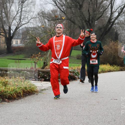 08.12.2024 - St. Pauli X-Mass-Run No. 14 Strokosch-Dieckow http://msf.ph/oto/7501558 08.12.2024 09:48:56 Laufen 904, 2722, 1105 meine-sportfotos.de