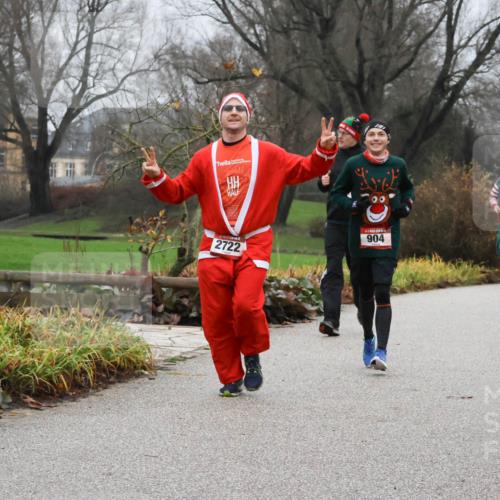 08.12.2024 - St. Pauli X-Mass-Run No. 14 Strokosch-Dieckow http://msf.ph/oto/7501560 08.12.2024 09:48:56 Laufen 2722, 904, 1106 meine-sportfotos.de