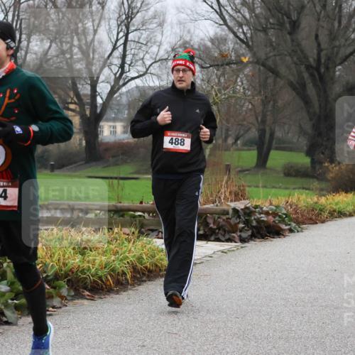08.12.2024 - St. Pauli X-Mass-Run No. 14 Strokosch-Dieckow http://msf.ph/oto/7501576 08.12.2024 09:48:58 Laufen 904, 488, 49 meine-sportfotos.de