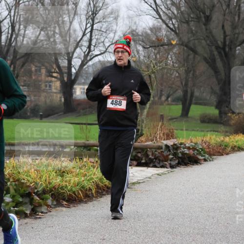 08.12.2024 - St. Pauli X-Mass-Run No. 14 Strokosch-Dieckow http://msf.ph/oto/7501582 08.12.2024 09:48:59 Laufen 14, 904, 488 meine-sportfotos.de