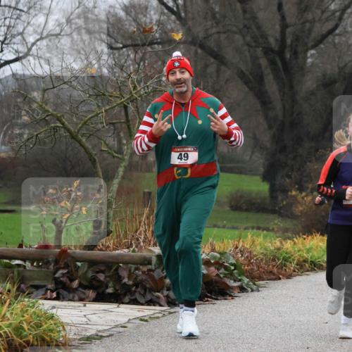 08.12.2024 - St. Pauli X-Mass-Run No. 14 Strokosch-Dieckow http://msf.ph/oto/7501591 08.12.2024 09:49:01 Laufen 14, 49, 105 meine-sportfotos.de