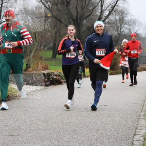 08.12.2024 - St. Pauli X-Mass-Run No. 14 Strokosch-Dieckow http://msf.ph/oto/7501611 08.12.2024 09:49:03 Laufen 49, 1105, 171, 1119, 510, 55 meine-sportfotos.de
