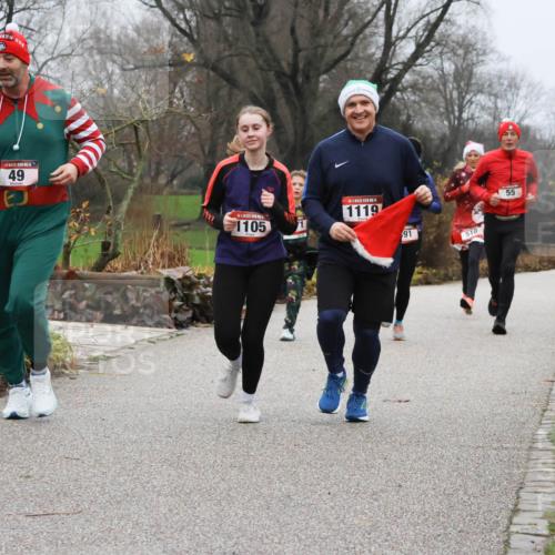 08.12.2024 - St. Pauli X-Mass-Run No. 14 Strokosch-Dieckow http://msf.ph/oto/7501620 08.12.2024 09:49:03 Laufen 14, 49, 1105, 14, 1119, 91, 510, 55 meine-sportfotos.de