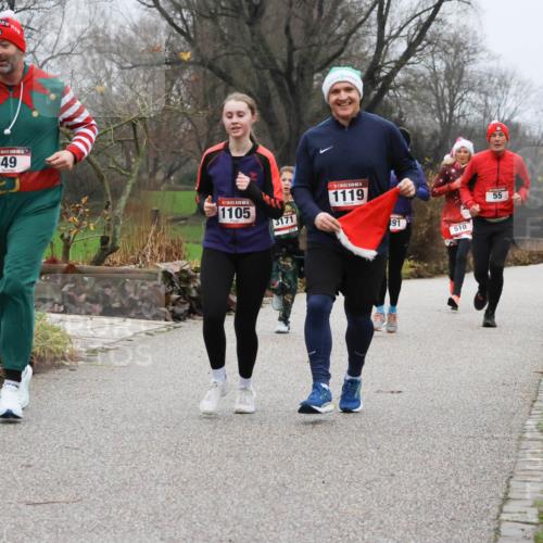 08.12.2024 - St. Pauli X-Mass-Run No. 14 Strokosch-Dieckow http://msf.ph/oto/7501624 08.12.2024 09:49:03 Laufen 49, 14, 1105, 3171, 14, 1119, 91, 510, 55, 1396, 1397 meine-sportfotos.de