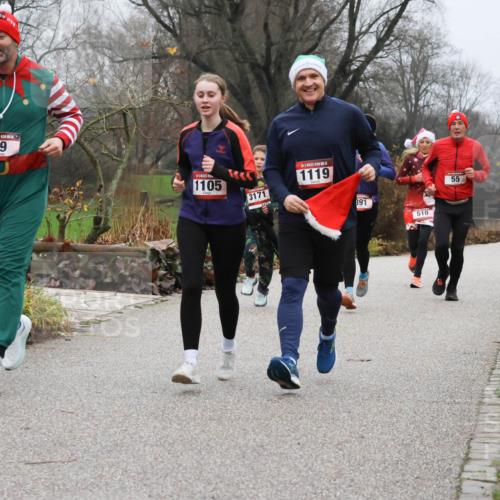 08.12.2024 - St. Pauli X-Mass-Run No. 14 Strokosch-Dieckow http://msf.ph/oto/7501626 08.12.2024 09:49:03 Laufen 14, 49, 1105, 3171, 14, 1119, 891, 510, 55, 1396 meine-sportfotos.de