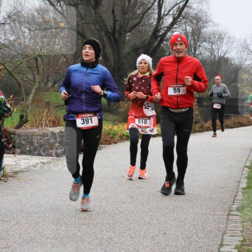 08.12.2024 - St. Pauli X-Mass-Run No. 14 Strokosch-Dieckow http://msf.ph/oto/7501634 08.12.2024 09:49:05 Laufen 14, 31, 3171, 391, 510, 55, 1396, 1397 meine-sportfotos.de