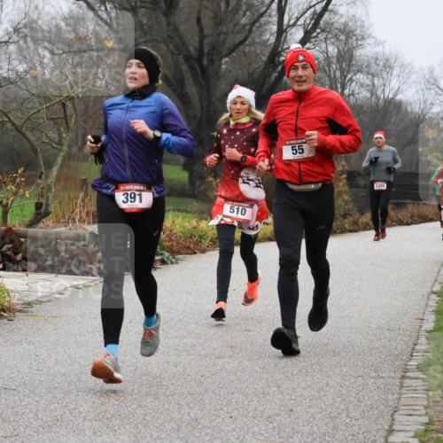 08.12.2024 - St. Pauli X-Mass-Run No. 14 Strokosch-Dieckow http://msf.ph/oto/7501639 08.12.2024 09:49:05 Laufen 14, 3171, 391, 510, 55, 1396, 1397, 600 meine-sportfotos.de