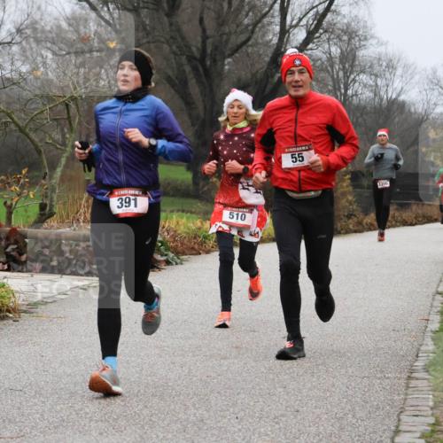 08.12.2024 - St. Pauli X-Mass-Run No. 14 Strokosch-Dieckow http://msf.ph/oto/7501641 08.12.2024 09:49:05 Laufen 3171, 3171, 391, 510, 55, 1396, 1397 meine-sportfotos.de