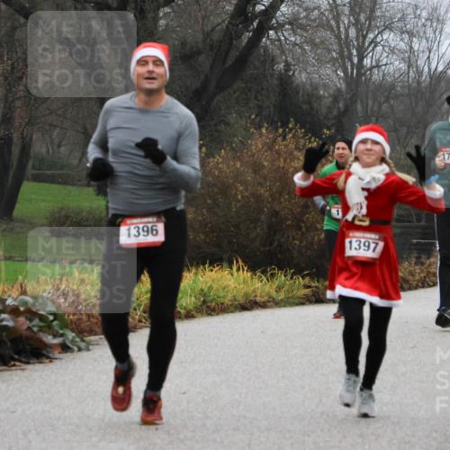 08.12.2024 - St. Pauli X-Mass-Run No. 14 Strokosch-Dieckow http://msf.ph/oto/7501682 08.12.2024 09:49:11 Laufen 1396, 1397, 1789, 802 meine-sportfotos.de
