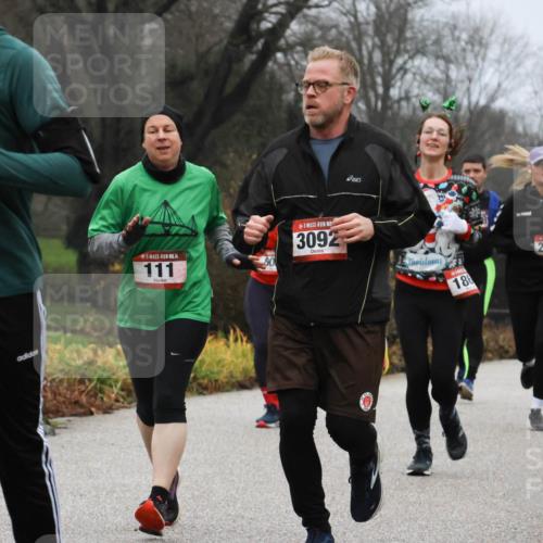 08.12.2024 - St. Pauli X-Mass-Run No. 14 Strokosch-Dieckow http://msf.ph/oto/7501708 08.12.2024 09:49:15 Laufen 14, 17, 14, 111, 3092, 186, 2934, 832 meine-sportfotos.de