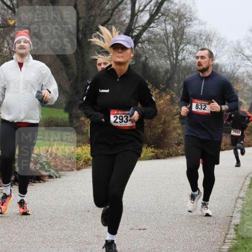 08.12.2024 - St. Pauli X-Mass-Run No. 14 Strokosch-Dieckow http://msf.ph/oto/7501752 08.12.2024 09:49:19 Laufen 02, 293, 832, 2944, 1202 meine-sportfotos.de