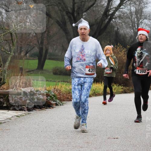 08.12.2024 - St. Pauli X-Mass-Run No. 14 Strokosch-Dieckow http://msf.ph/oto/7501785 08.12.2024 09:49:26 Laufen 431, 2958, 1202, 2762 meine-sportfotos.de