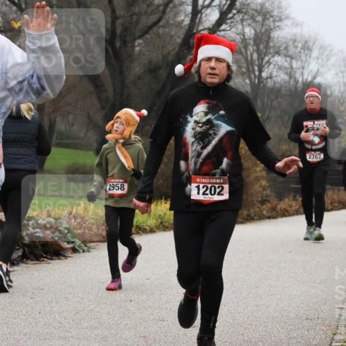 08.12.2024 - St. Pauli X-Mass-Run No. 14 Strokosch-Dieckow http://msf.ph/oto/7501803 08.12.2024 09:49:28 Laufen 431, 2958, 14, 1202, 2762 meine-sportfotos.de