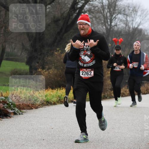 08.12.2024 - St. Pauli X-Mass-Run No. 14 Strokosch-Dieckow http://msf.ph/oto/7501815 08.12.2024 09:49:31 Laufen 14, 2762, 478, 2480, 989 meine-sportfotos.de