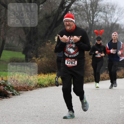 08.12.2024 - St. Pauli X-Mass-Run No. 14 Strokosch-Dieckow http://msf.ph/oto/7501816 08.12.2024 09:49:31 Laufen 14, 2762, 478, 480, 98 meine-sportfotos.de