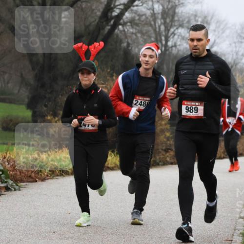08.12.2024 - St. Pauli X-Mass-Run No. 14 Strokosch-Dieckow http://msf.ph/oto/7501826 08.12.2024 09:49:35 Laufen 248, 14, 989, 1602 meine-sportfotos.de