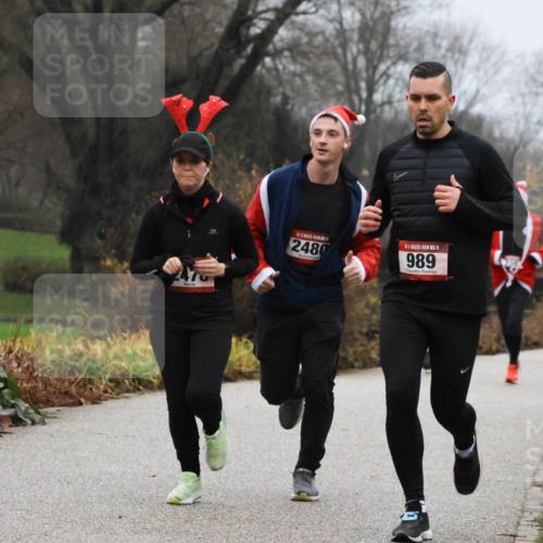 08.12.2024 - St. Pauli X-Mass-Run No. 14 Strokosch-Dieckow http://msf.ph/oto/7501829 08.12.2024 09:49:35 Laufen 2480, 14, 989, 1602 meine-sportfotos.de