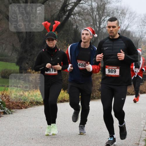 08.12.2024 - St. Pauli X-Mass-Run No. 14 Strokosch-Dieckow http://msf.ph/oto/7501830 08.12.2024 09:49:35 Laufen 478, 14, 480, 1, 14, 989, 738, 1802 meine-sportfotos.de
