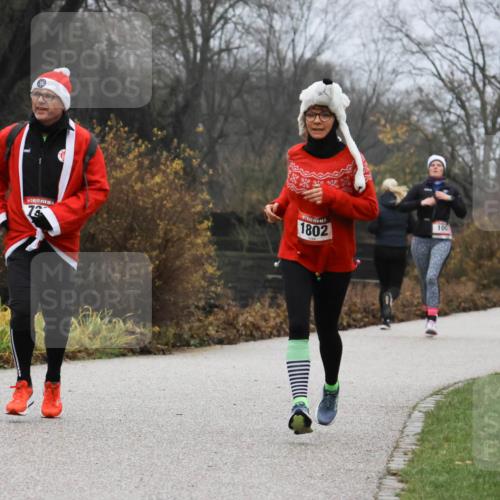 08.12.2024 - St. Pauli X-Mass-Run No. 14 Strokosch-Dieckow http://msf.ph/oto/7501844 08.12.2024 09:49:39 Laufen 76, 1802, 100, 1534 meine-sportfotos.de