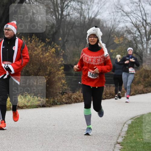 08.12.2024 - St. Pauli X-Mass-Run No. 14 Strokosch-Dieckow http://msf.ph/oto/7501849 08.12.2024 09:49:39 Laufen 73, 180, 100, 1534 meine-sportfotos.de