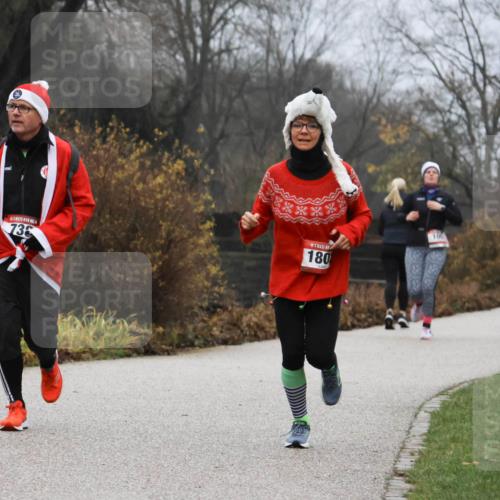 08.12.2024 - St. Pauli X-Mass-Run No. 14 Strokosch-Dieckow http://msf.ph/oto/7501851 08.12.2024 09:49:39 Laufen 738, 180 meine-sportfotos.de