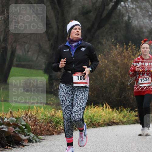 08.12.2024 - St. Pauli X-Mass-Run No. 14 Strokosch-Dieckow http://msf.ph/oto/7501868 08.12.2024 09:49:47 Laufen 100, 100, 1534, 1534 meine-sportfotos.de