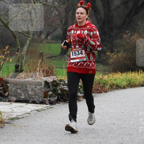 08.12.2024 - St. Pauli X-Mass-Run No. 14 Strokosch-Dieckow http://msf.ph/oto/7501878 08.12.2024 09:49:50 Laufen 14, 1534, 1534 meine-sportfotos.de