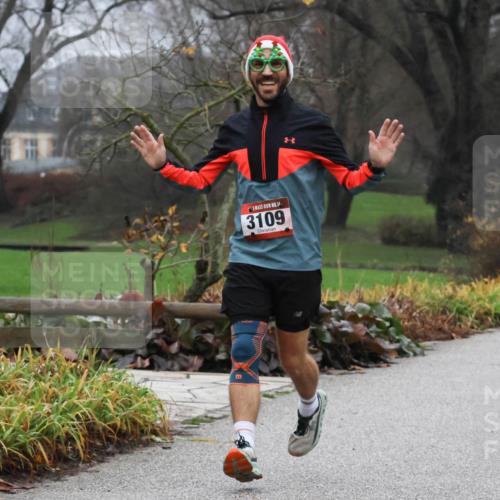 08.12.2024 - St. Pauli X-Mass-Run No. 14 Strokosch-Dieckow http://msf.ph/oto/7501897 08.12.2024 09:49:58 Laufen 3109 meine-sportfotos.de
