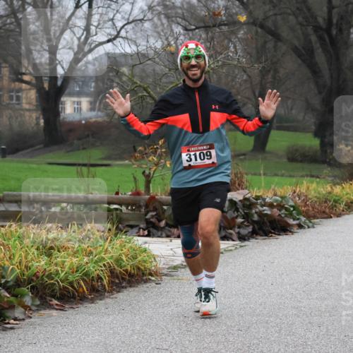 08.12.2024 - St. Pauli X-Mass-Run No. 14 Strokosch-Dieckow http://msf.ph/oto/7501905 08.12.2024 09:49:58 Laufen 3109 meine-sportfotos.de
