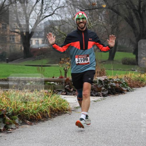 08.12.2024 - St. Pauli X-Mass-Run No. 14 Strokosch-Dieckow http://msf.ph/oto/7501907 08.12.2024 09:49:58 Laufen 3109 meine-sportfotos.de