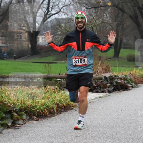 08.12.2024 - St. Pauli X-Mass-Run No. 14 Strokosch-Dieckow http://msf.ph/oto/7501911 08.12.2024 09:49:58 Laufen 3109 meine-sportfotos.de