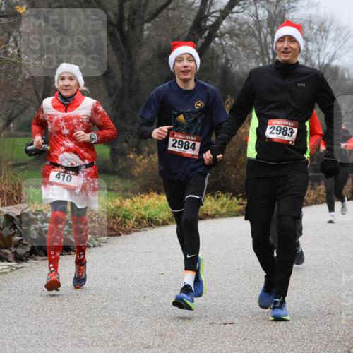 08.12.2024 - St. Pauli X-Mass-Run No. 14 Strokosch-Dieckow http://msf.ph/oto/7501934 08.12.2024 09:50:06 Laufen 410, 14, 2984, 2983 meine-sportfotos.de