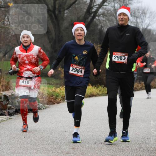 08.12.2024 - St. Pauli X-Mass-Run No. 14 Strokosch-Dieckow http://msf.ph/oto/7501939 08.12.2024 09:50:06 Laufen 410, 14, 2984, 14, 2983, 3157 meine-sportfotos.de