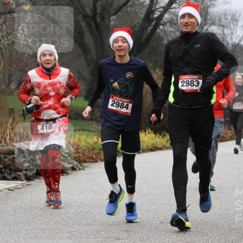 08.12.2024 - St. Pauli X-Mass-Run No. 14 Strokosch-Dieckow http://msf.ph/oto/7501944 08.12.2024 09:50:06 Laufen 410, 14, 2984, 14, 2983, 3157 meine-sportfotos.de