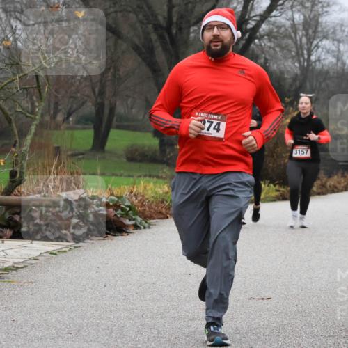 08.12.2024 - St. Pauli X-Mass-Run No. 14 Strokosch-Dieckow http://msf.ph/oto/7501954 08.12.2024 09:50:09 Laufen 14, 374, 3157 meine-sportfotos.de
