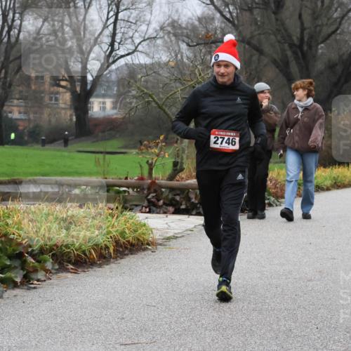 08.12.2024 - St. Pauli X-Mass-Run No. 14 Strokosch-Dieckow http://msf.ph/oto/7501967 08.12.2024 09:50:27 Laufen 2746, 329, 174, 608 meine-sportfotos.de