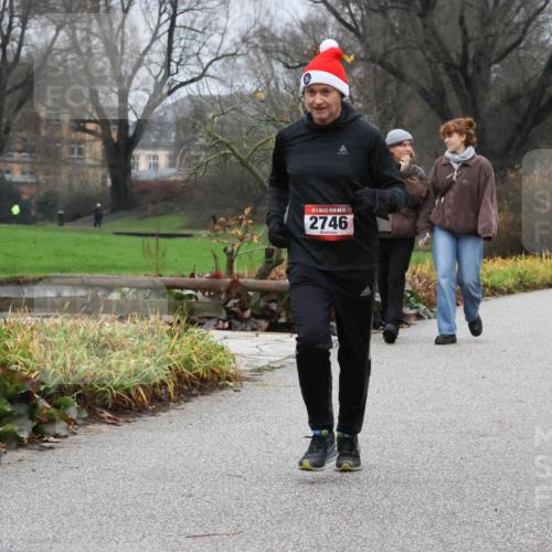 08.12.2024 - St. Pauli X-Mass-Run No. 14 Strokosch-Dieckow http://msf.ph/oto/7501975 08.12.2024 09:50:27 Laufen 174, 14, 2746, 329, 608 meine-sportfotos.de